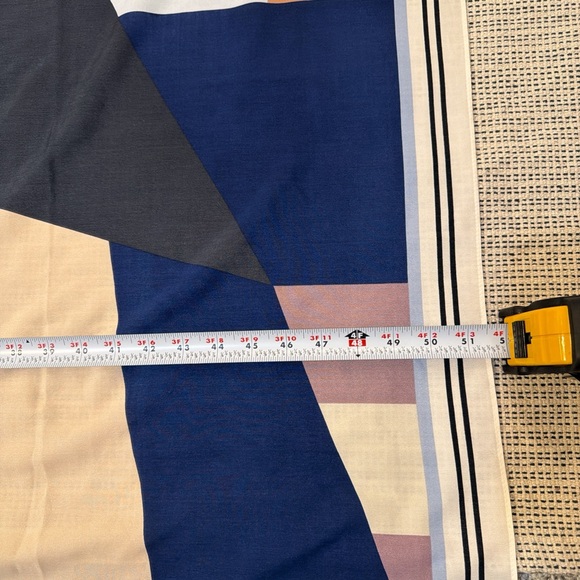 Geometric Large Patterned Scarf - Picture 2 of 2